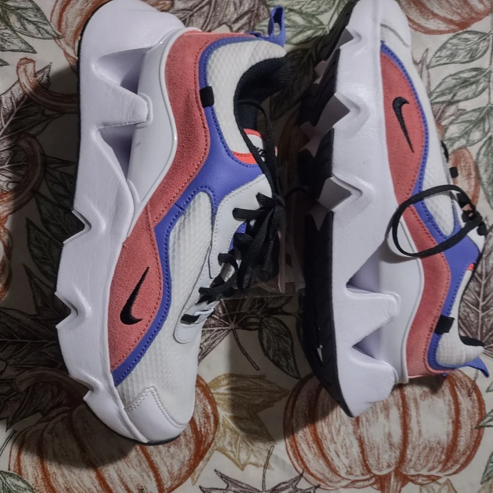 Nike Ryz - Picture 2 of 5